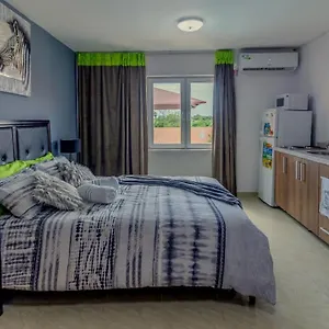 3* Hotel Omira Apartment Suites